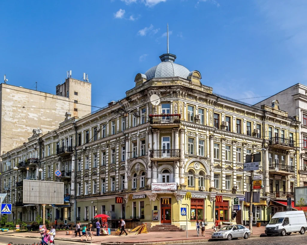 ЖИЛИЙ БУДИНОК НА ВУЛИЦІ ФРАНКА